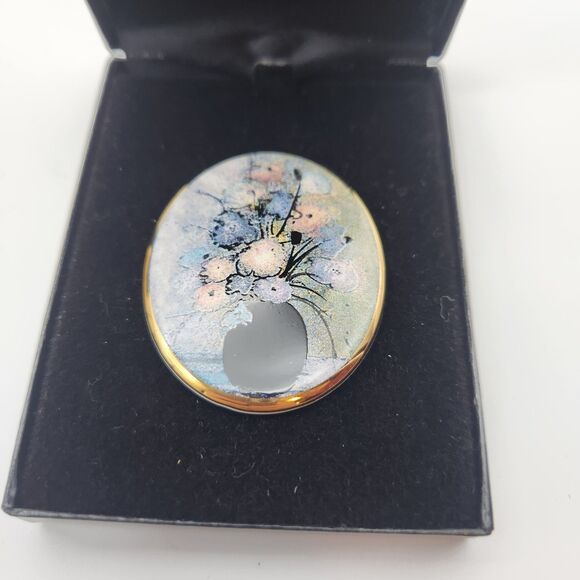 P. Buckley Moss Society 2002 Pats Flowers Pin Brooch Pendant Bonus Lenox Pin - Picture 2 of 8